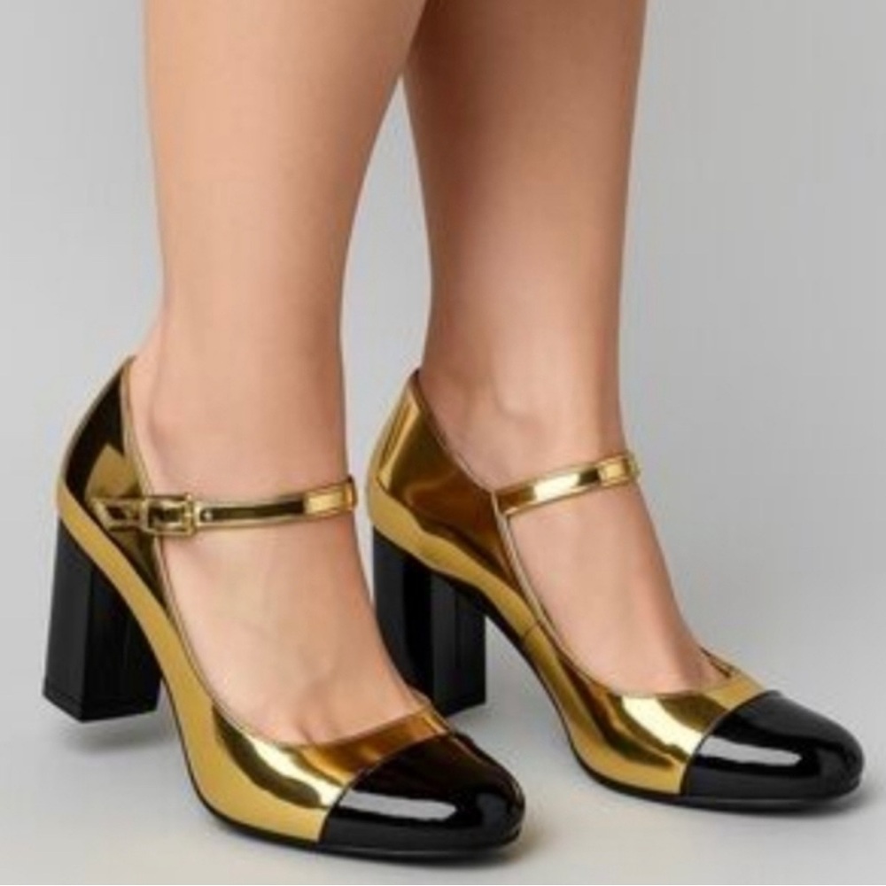 Worthington Women’s Gold and Black Larcie Block Heel Pumps